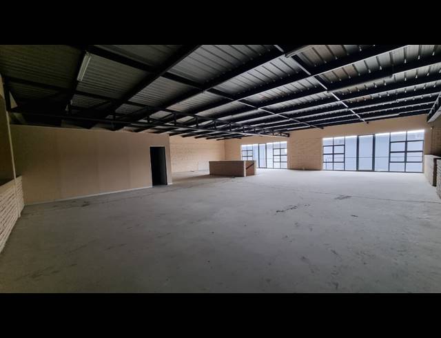 1,309M² WAREHOUSE TO LET IN POMONA